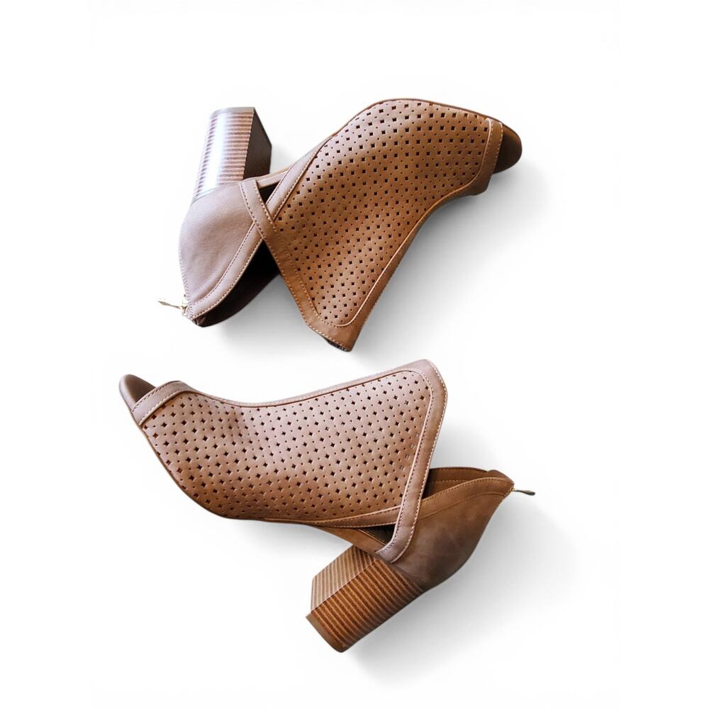 a.n.a tan open toe cage style wedge heels women's size 9.5